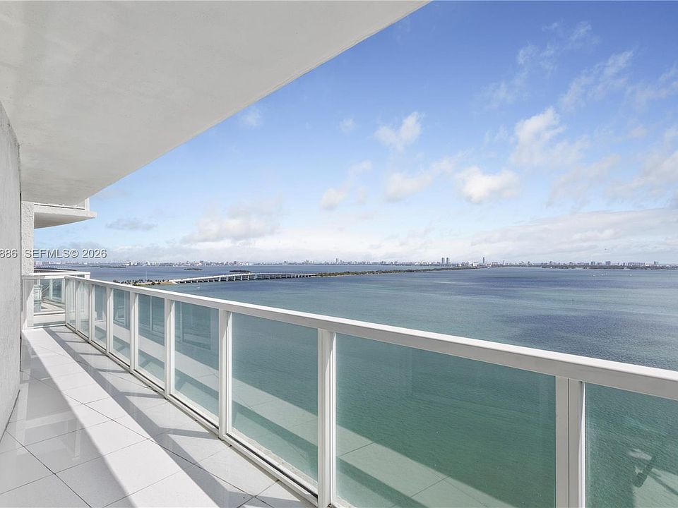 1st image of 665 NE 25th St APT 2102
