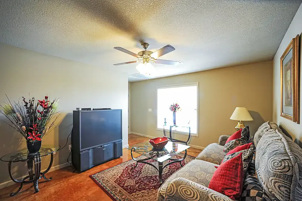 Fox Run Apartments — Photo 3