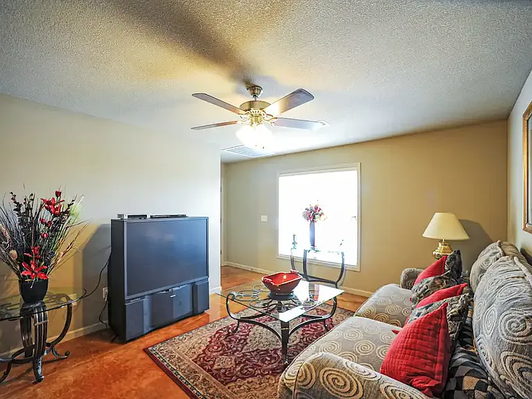 Fox Run Apartments — Photo 3