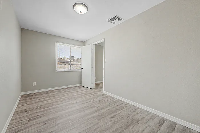 8129 W Hazelwood St — Photo 16