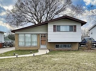 120 N May St, Addison, IL 60101