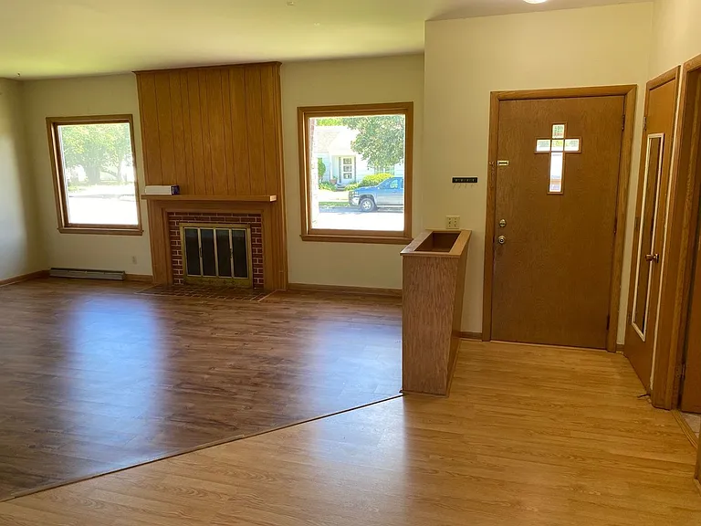 602 W Strowbridge St — Photo 13