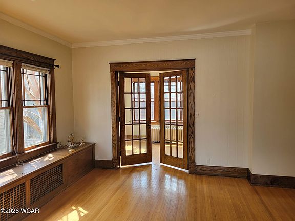 5th image of 301 S Main St