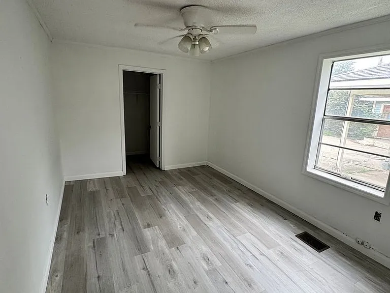 105 S Claxton Ave — Photo 4