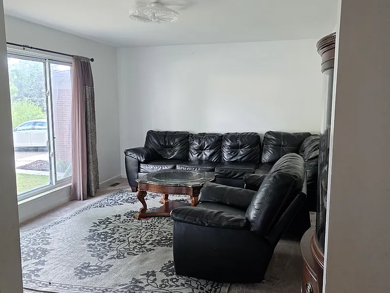 941 Princess Dr — Photo 2