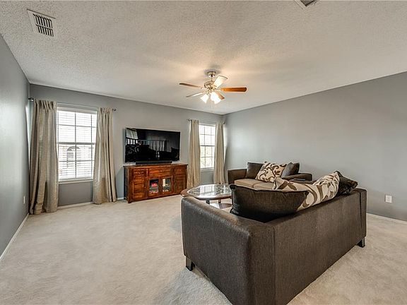 4th image of 5306 Alta Vista Ln