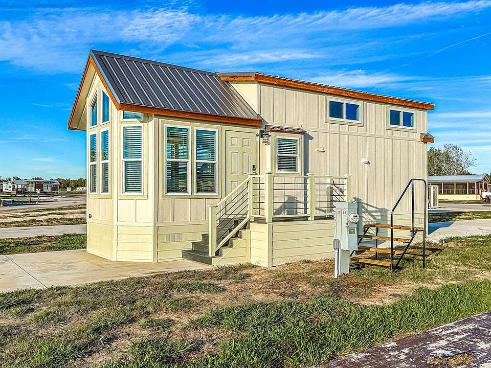 1st image of 6388 Peninsula Point