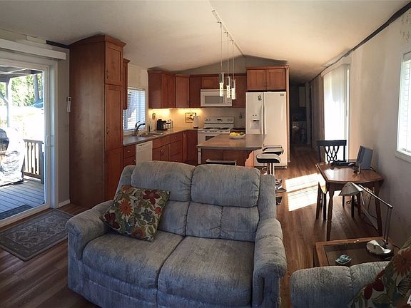4th image of 316 W Lake Samish Dr Trailer 31