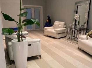 10331 SW 23rd St, Miami, FL 33165