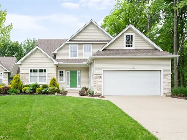 3520 Pond View Ct, Avon, OH 44011