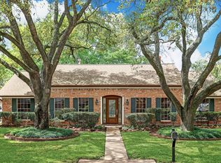 2535 Pomeran Dr, Houston, TX 77080