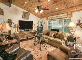 1374 Polaris Dr, Hixson, TN 37343