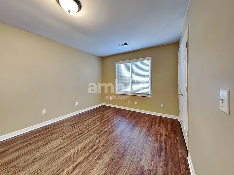 946 E Durness Ct — Photo 13