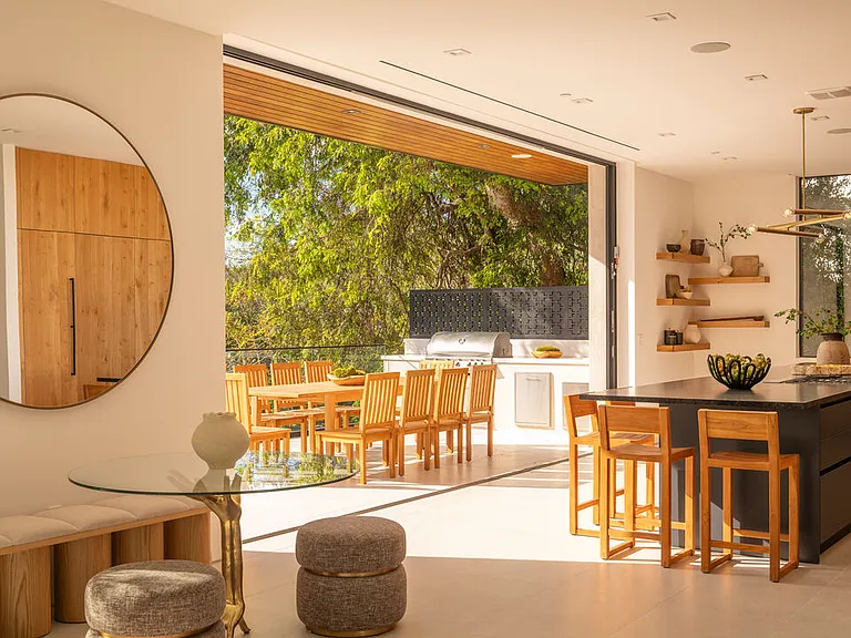 12752 Mulholland Dr — Photo 8