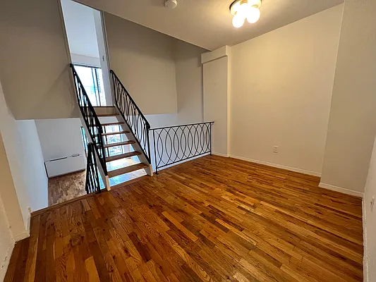 Rented by City Connections Realty | media 10