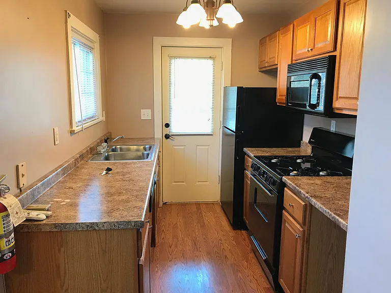 1140 Buffalo St #1 — Photo 6