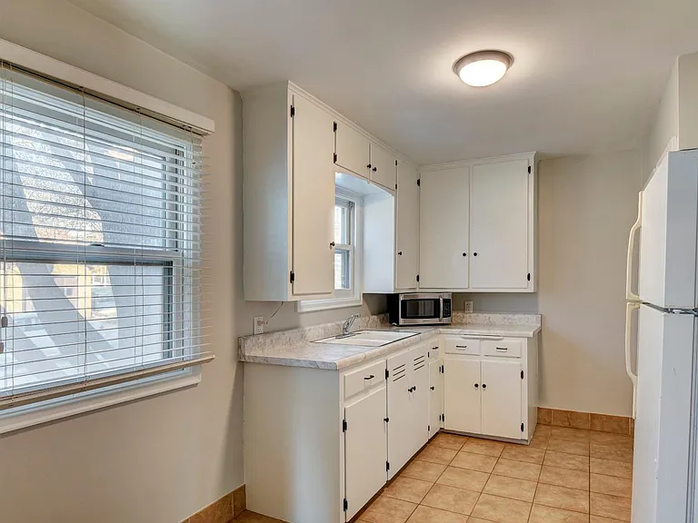 6032 William St — Photo 12