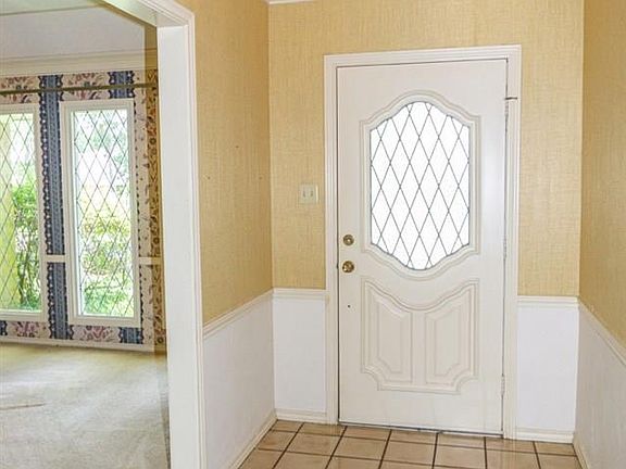 5th image of 821 Shelley Dr
