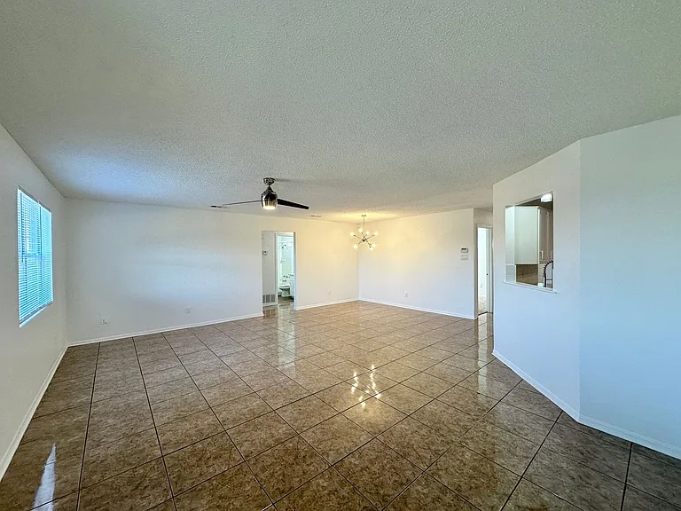 4403 Tidal Wave Dr — Photo 5