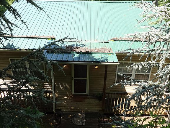2nd image of 213 Candlewood Ln