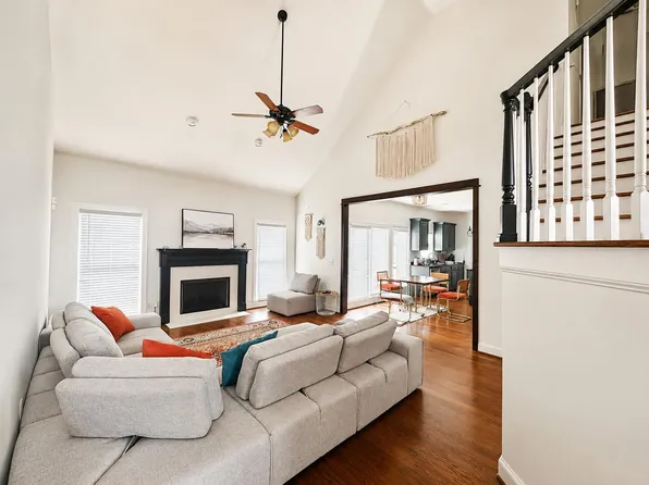 631 Lakeshore Cv, Fort Oglethorpe, GA 30742