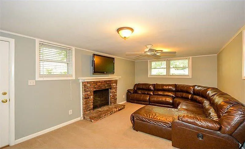 4 bed, 1750 sqft, $2,650 — Photo 4