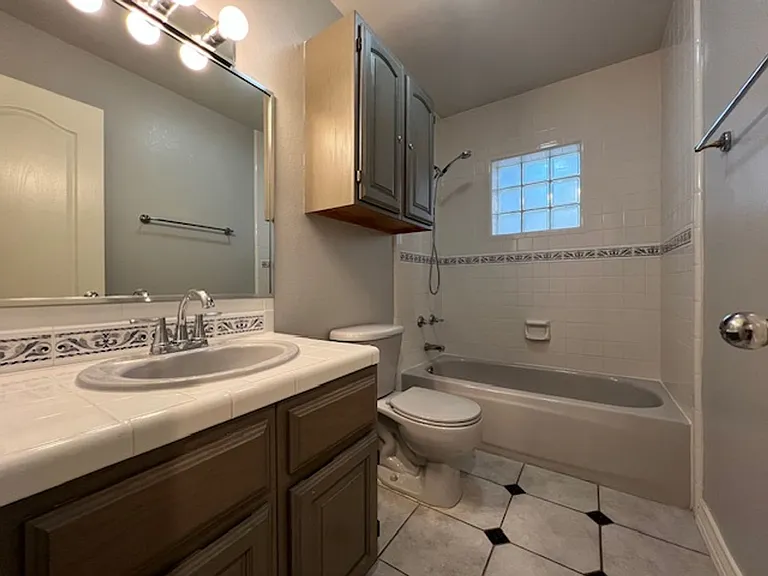8506 Crownwood Dr — Photo 21