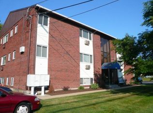 2060 Warwick Ave APT 104, Warwick, RI 02889