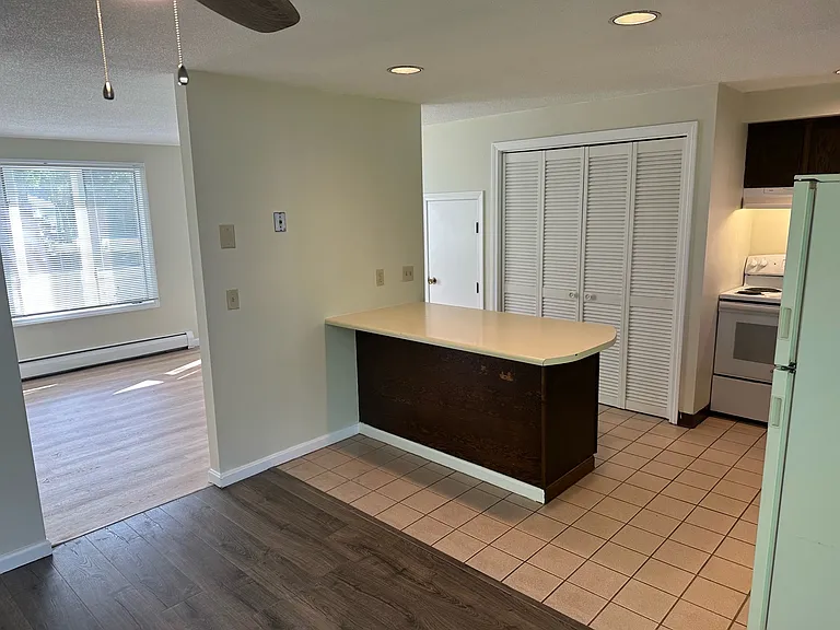 65 Lambert St #12 — Photo 9