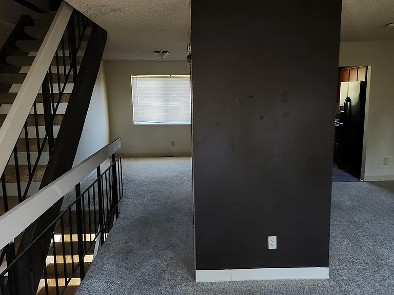 544 E Highline Cir — Photo 19