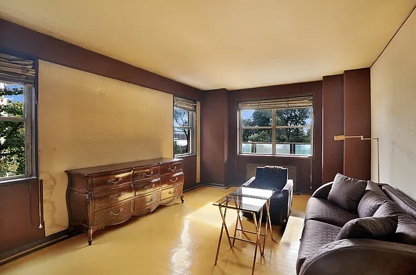 Sold by Sloane Square | media 17