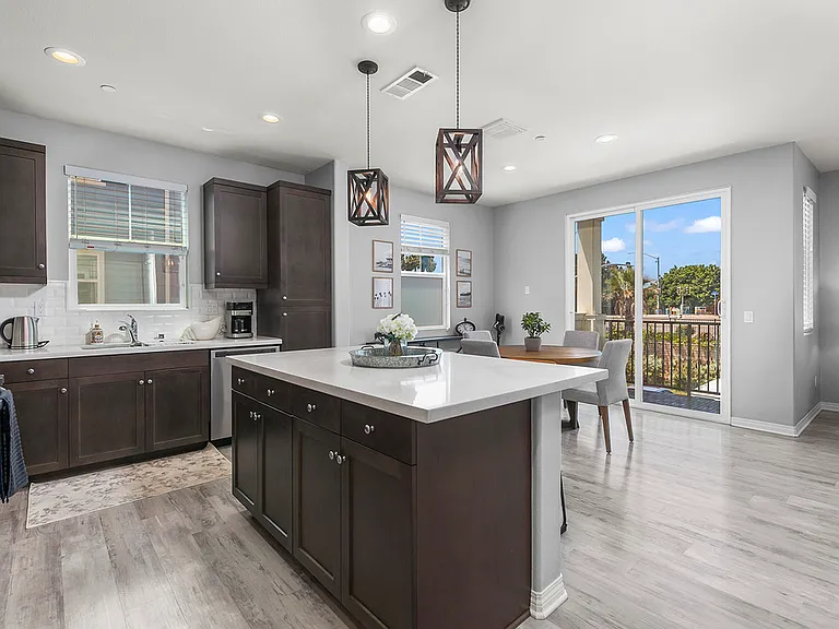 502 Lark Way — Photo 6