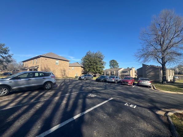 726 Southwest Dr #N2