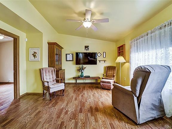 5th image of 214 Rawson Dr