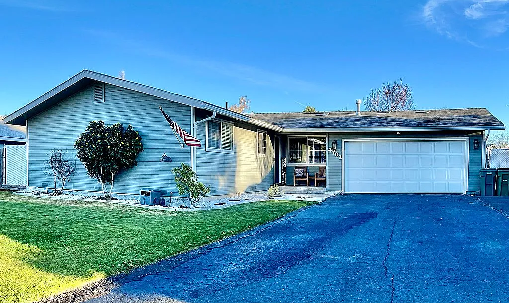 4702 Villa Dr photo 1