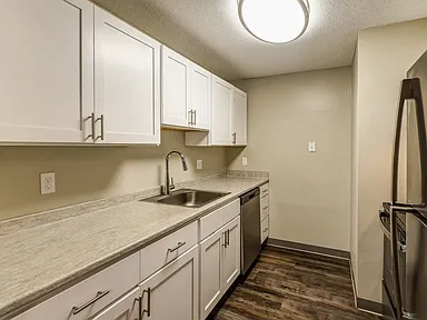 2BR 1.5BA - 1100SF