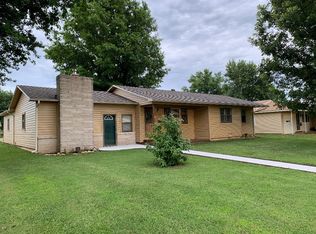 906 S Rutter Ave, Chanute, KS 66720