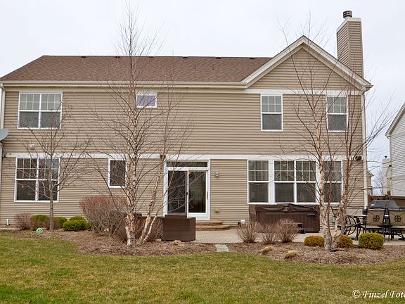 3rd image of 10711 Savannah Ln