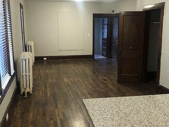 Spacious living room + dining room