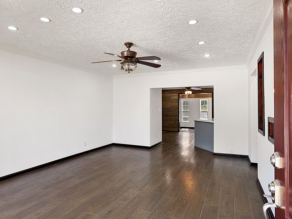 3rd image of 204 Homeward Ave