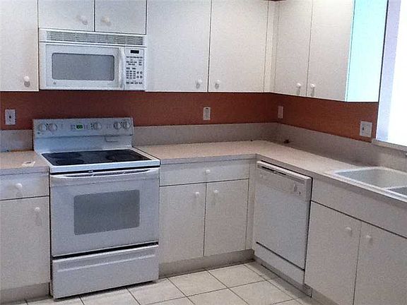 4th image of 5549 NW 90th Ter