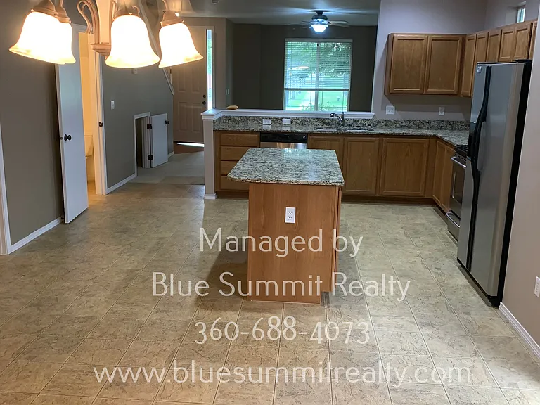 4349 McKinley St NE — Photo 4