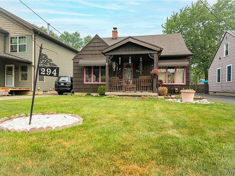 Listing photo 2