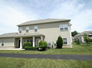 9084 Polaris Lakes Dr, Columbus, OH 43240