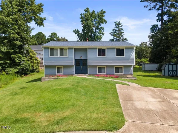 3905 Old Creek Ct, Raleigh, NC 27604