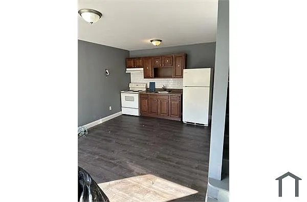 Building Photo - 833 E Chelten Ave #4R