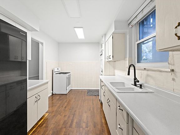 3rd image of 2712 W Logan Blvd #1