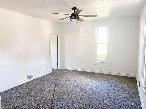 3rd image of 607 N Portland St