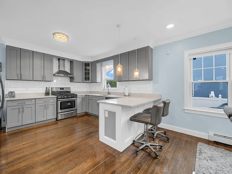 72 Main St #A — Photo 2