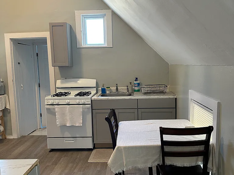 32 Edmonds St #2 — Photo 7